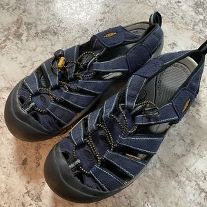 Navy and yellow Keen water sandals